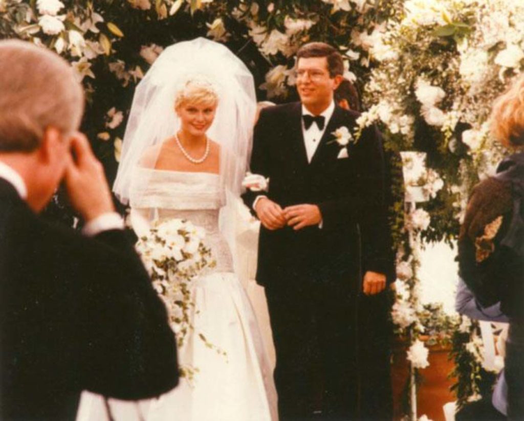 On May 29, Hamlisch marries Terre Blair in New York.